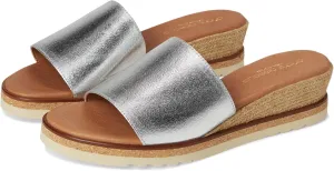 André Assous Women's Nessie Wedge Sandal