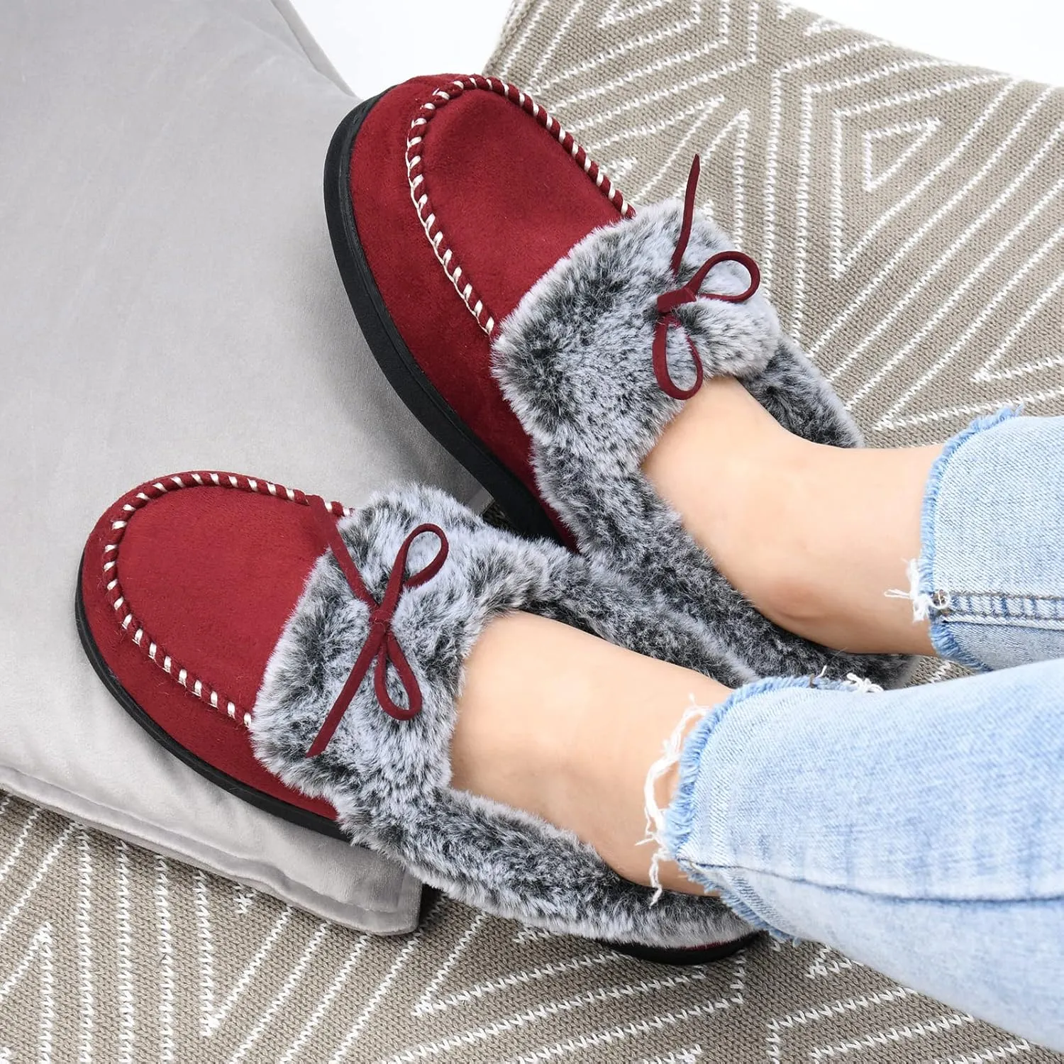 DL Women's Fuzzy Warm Moccasin Slippers Memory Foam, Soft Fluffy Winter House Closed Back Fur Lined, Cozy Ladies Suede Indoor Bedroom Houseshoes Non-Slip