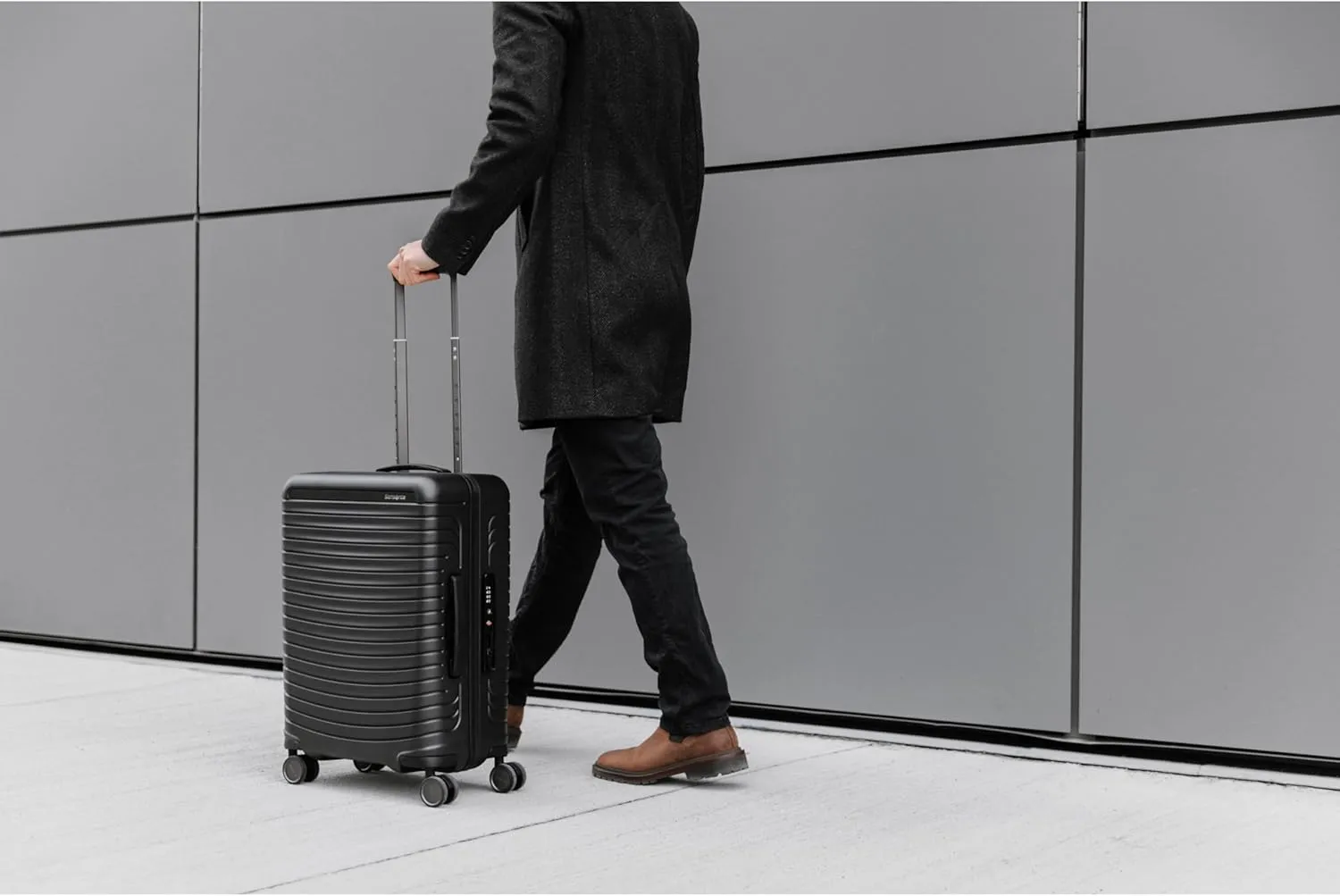 Framelock Max 29" Large Checked Hardshell Zipperless Luggage - Highly Secure Integrated Eazylock™ Mechanism - RightHeight™ Adjustable Handle - 360° Spinner Wheels - Airline Approved - Asphalt Black