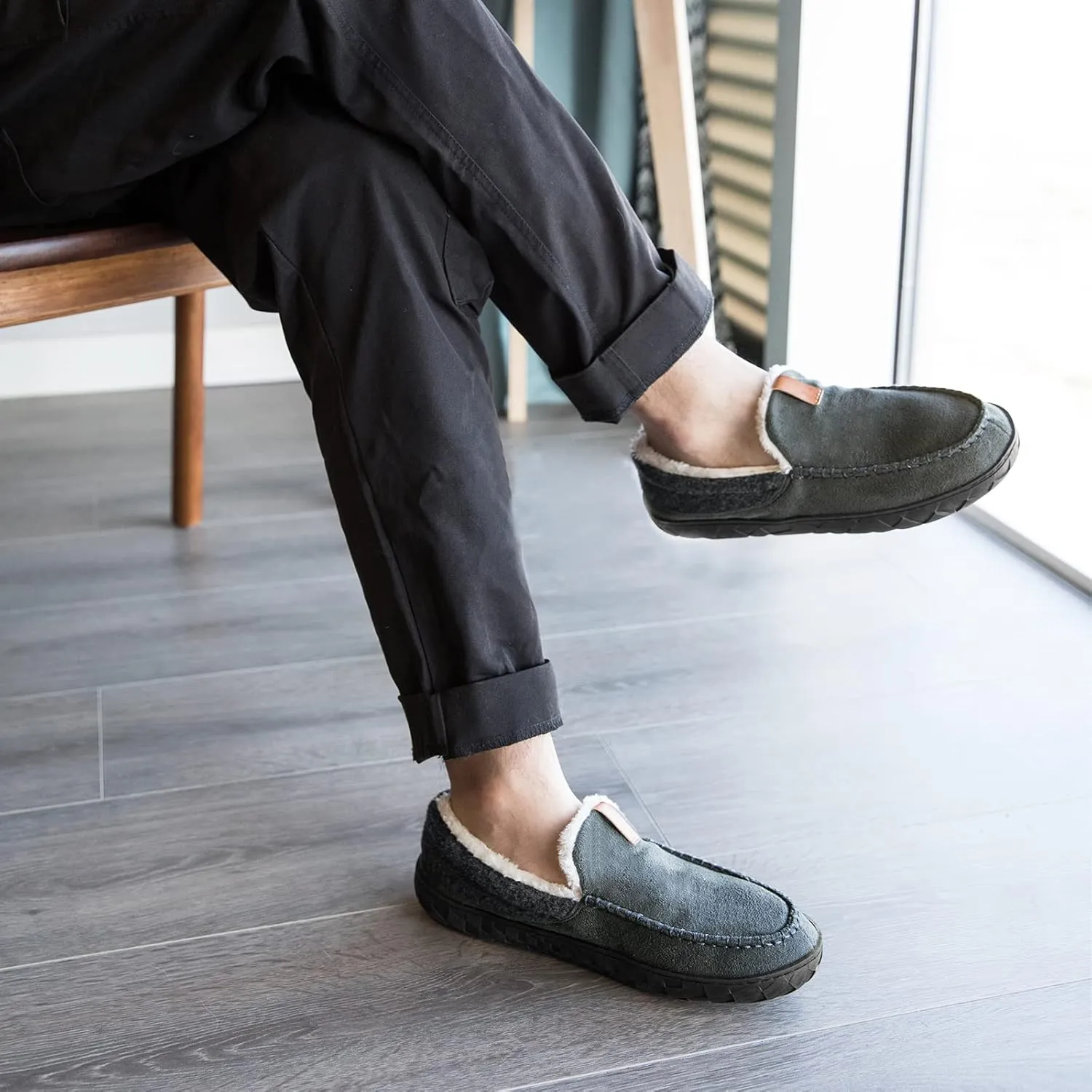 Mens Moccasin Slippers Memory Foam Suede House Slippers for Men with Soft Fleece Lining Anti-Skid Sole Indoor Outdoor House Shoes