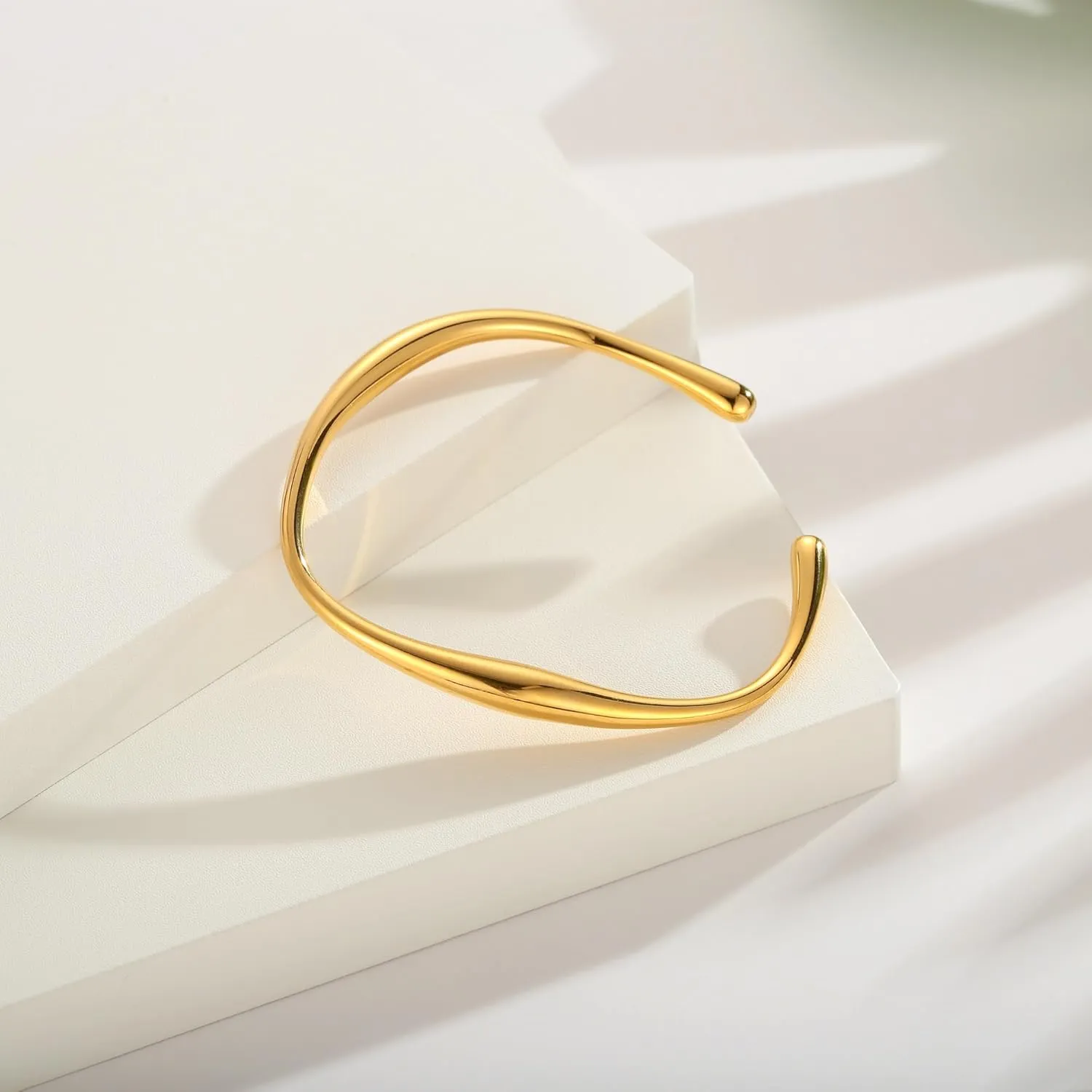 WOWORAMA Teardrop Gold Cuff Bracelets for Women Adjustable 18K Gold Plated Chunky Open Cuff Bangle Bracelets Minimalist Thick Gold Wrist Cuff Bracelets